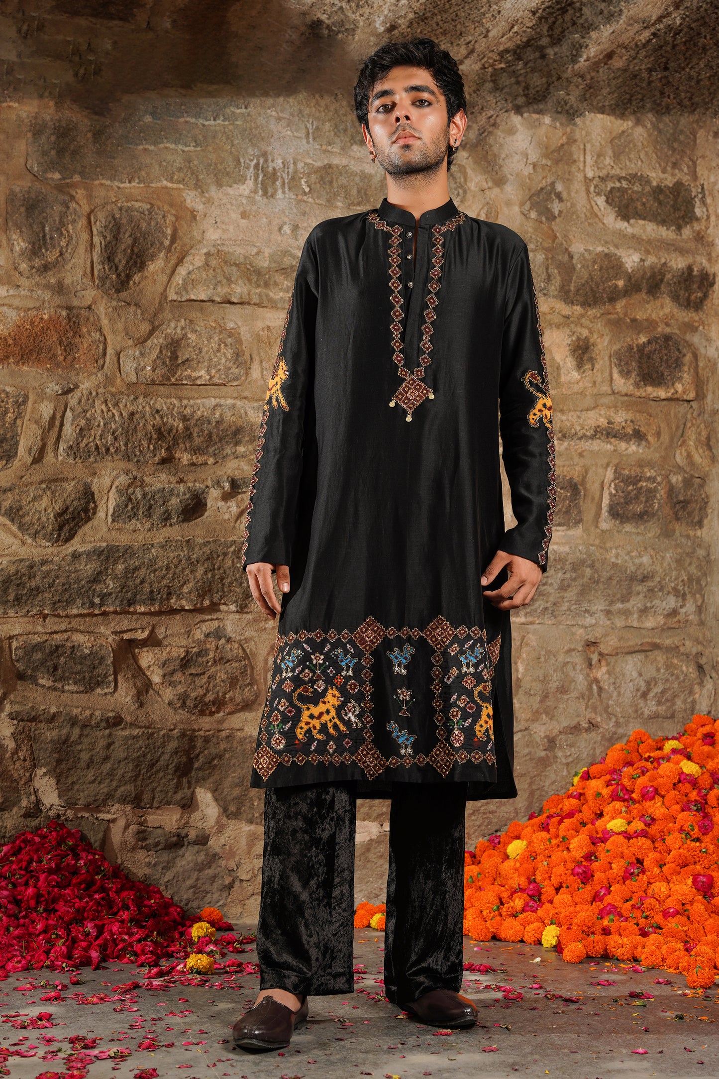 Sufi- black luxe embroidered kurta set