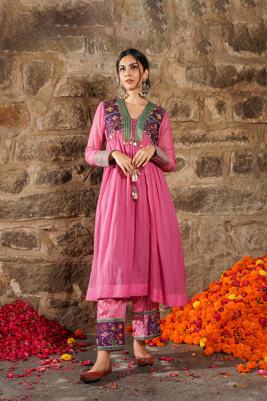 Saanjh-  Pink crush embroidered kurti set