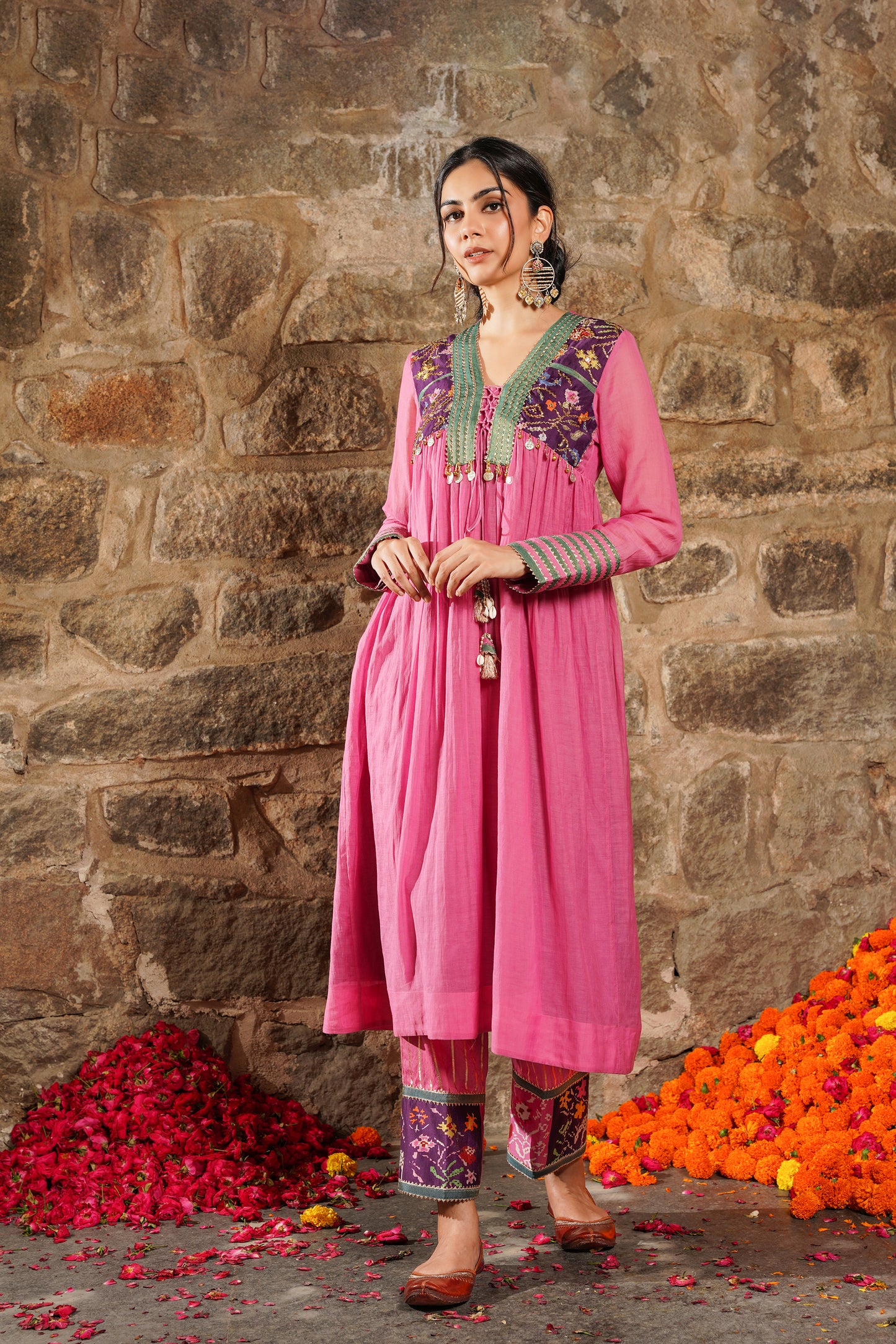 Saanjh-  Pink crush embroidered kurti set