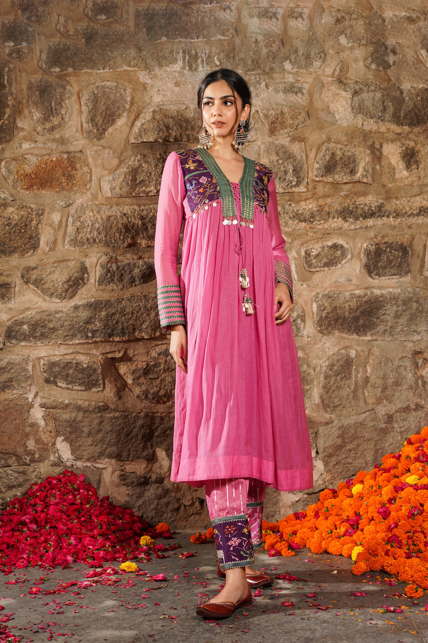 Saanjh-  Pink crush embroidered kurti set