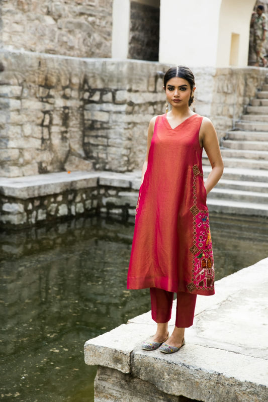 Sufi- raspberry pink Patola Kurti set